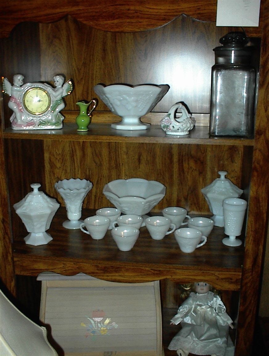 milkglass.JPG (198363 bytes)