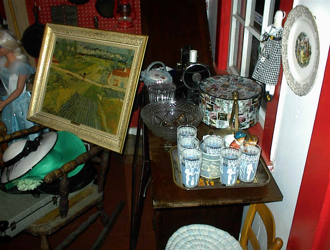 painting.JPG (174179 bytes)